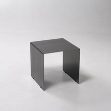 Lade das Bild in den Galerie-Viewer, Beistelltisch - HOOF (S)